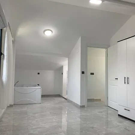 Efe Villa