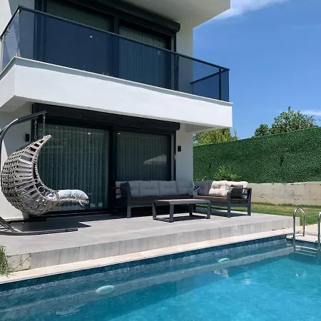 Efe Villa Seydiler
