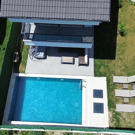 Efe Villa Seydiler
